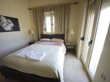 Beautiful Holiday house for 10 persons with swimming pool