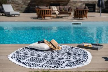 Seaside new villa with pool