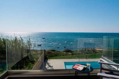 Seaside new villa with pool