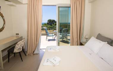 Io Suites / Ιώ Suites