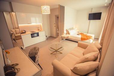 Io Suites / Ιώ Suites