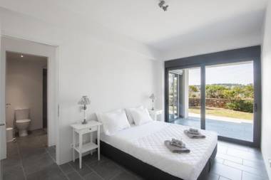 Minimal Sea View Maisonette