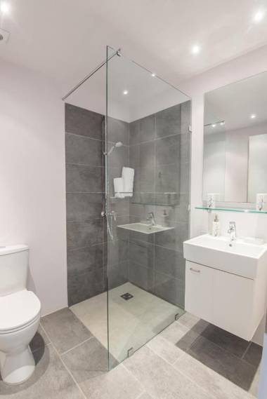 Minimal Sea View Maisonette