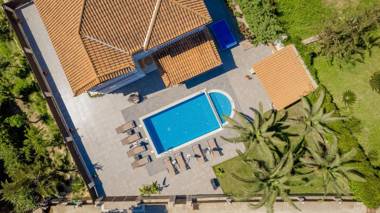 Luxury Villa Vanato & Pool