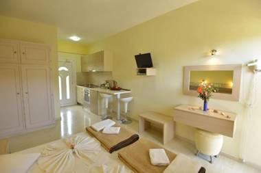 Albatros Studios & Apartments