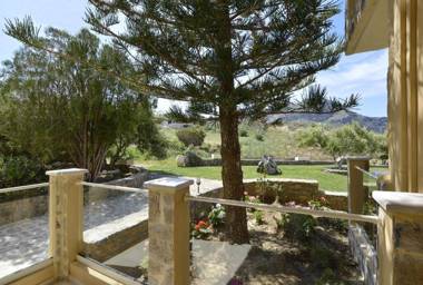 Albatros Studios & Apartments