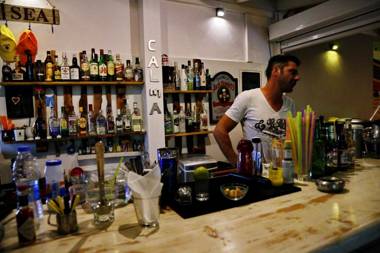 Calma Apartments & Studios