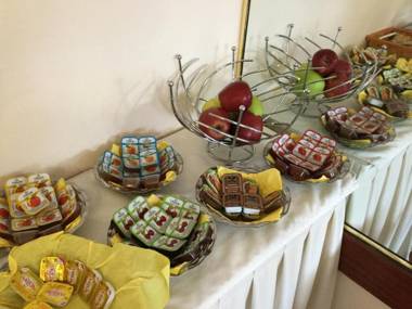 Anemoni Piraeus Hotel