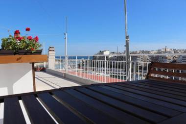 Piraeus Apartment with Endless View