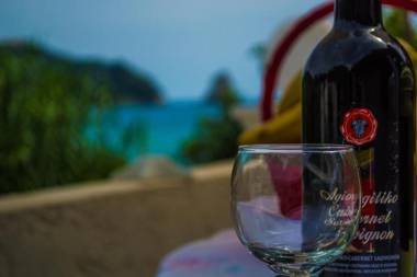 Agathi Beach House (Black Rocks)