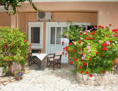 Holiday Studio Tonia - Pelekas Beach Corfu