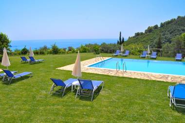 Apartments in a Small family holiday complex with Swimming Pool - Pelekas Beach