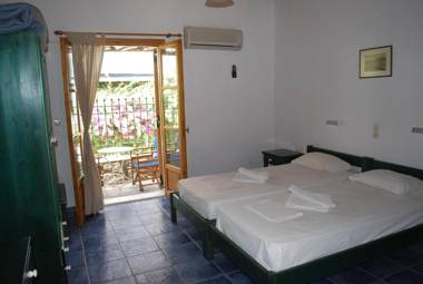 Siroco's Rooms And Studios