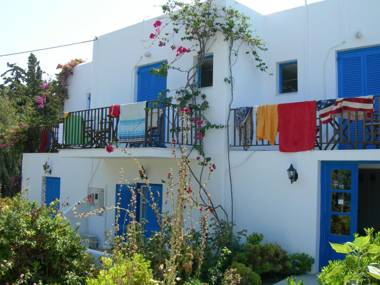 Bizas Rooms & Studios