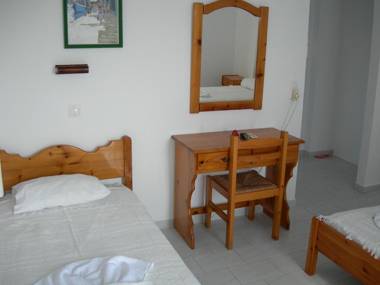 Bizas Rooms & Studios