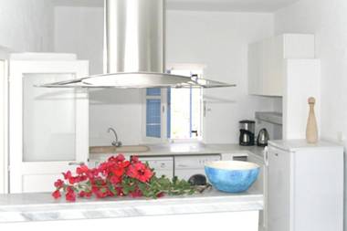 3 bedrooms villa with sea view shared pool and wifi at Paros 1 km away from the beach