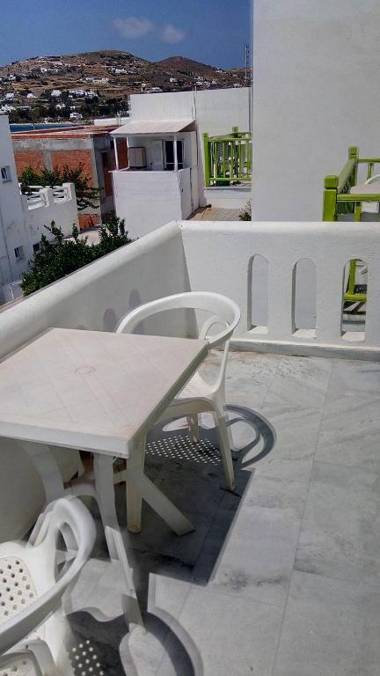 Siren Rooms and Apartments Paros