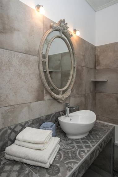 Olive Tree House in Parikia