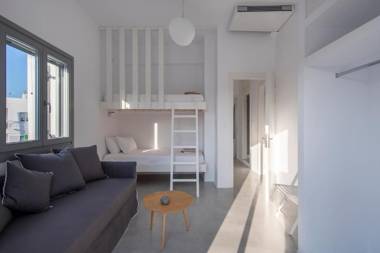 Parikia's Crossroad 3 Bedroom House