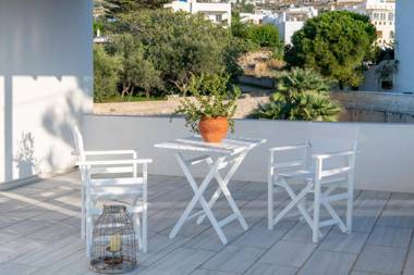 Parikia's Crossroad 3 Bedroom House