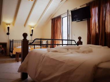 Tramonto Maisonettes & Suites