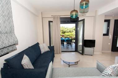 Moonline Maisonettes & Apartments