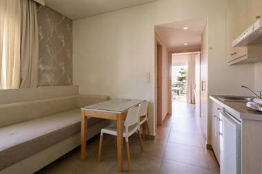 Poseidon Studios & Apartments