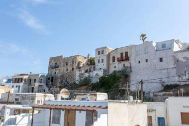 Naxos Riviera Suites