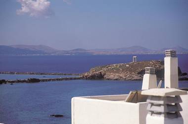 Inaxos studios viewing Apollo temple.