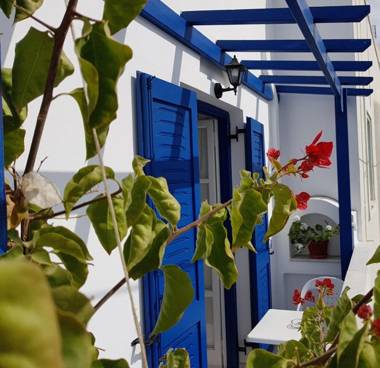 Nostos Studios in Naxos rooms at Saint George beach accommodations at Agios Georgios apartments at Chora town lodging