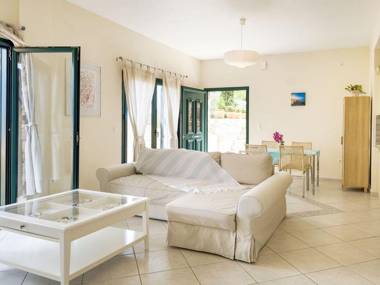 Serene Villa in Pera Melana close to the Seabeach