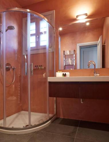 Voreina Gallery Suites