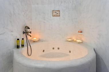 White Cave Private Villa