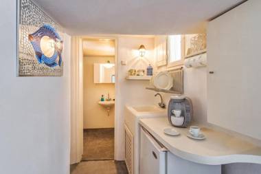 White Cave Private Villa