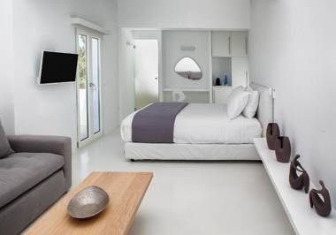 May Seven Suites - Adults Only