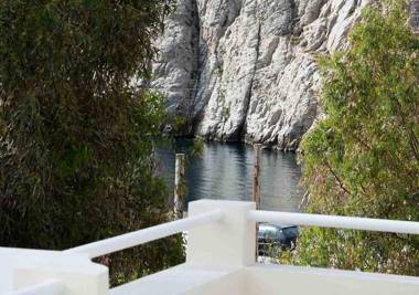 Sail Inn Studios & Apartments