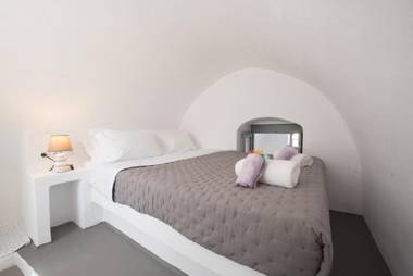 1812 Caves 'n Mansion