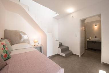 1812 Caves 'n Mansion