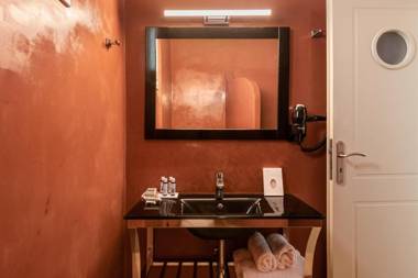 Apeiron Blue Santorini