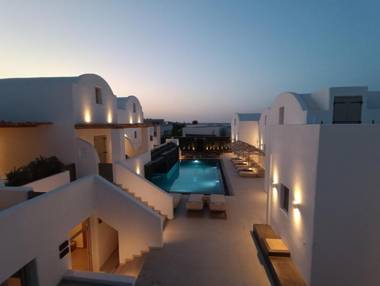 AVAL All Suite Hotel