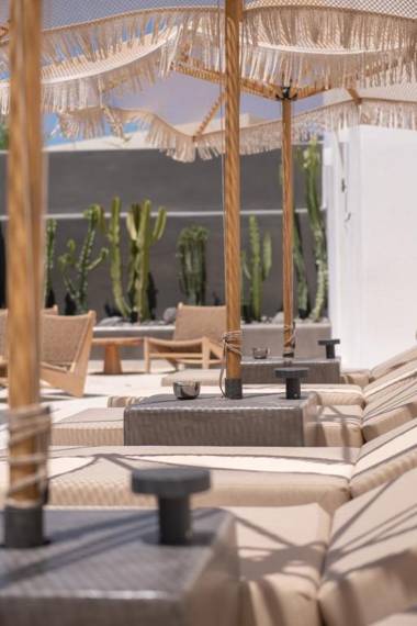 AVAL All Suite Hotel