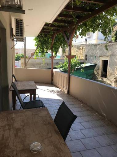 Pension Nikos