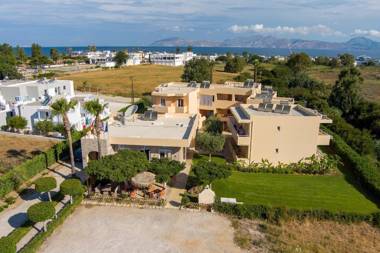 Cirillo Family Hotel-Christinas Studios