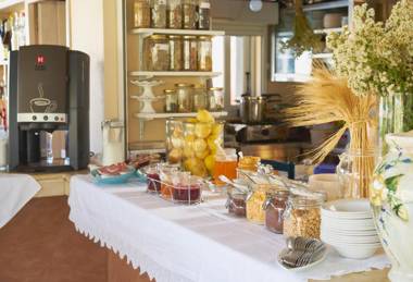 Golden Bay Hotel Apartments