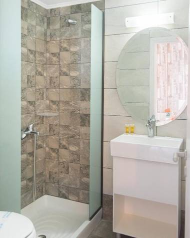 Silver Sun Studios & Apartments