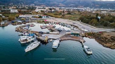 Sea View Apts & Suites by Pachiplex