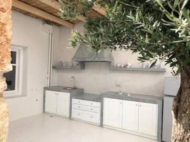 Kostis Parthenis Residence