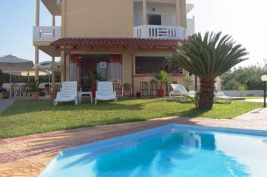 Elena Rooms & Apartments