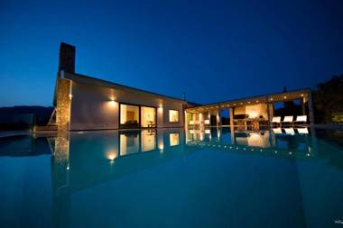 Loutraki · Tramonto di Olive - Gorgeous pool villa