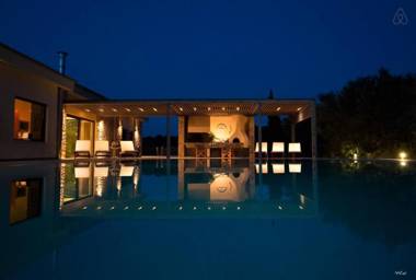 Loutraki · Tramonto di Olive - Gorgeous pool villa